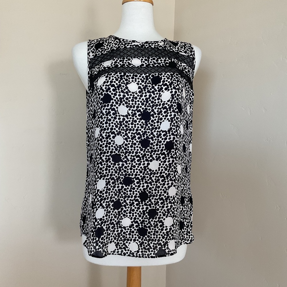 Cabi Style #3079 Sleeveless Blouse Black Polka Dot Size M